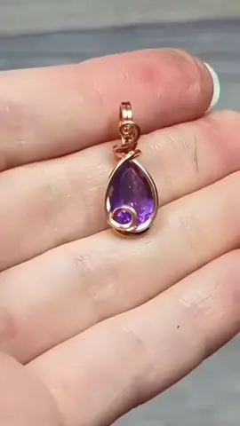 So cute #wirewrapping #handmade #wirewrappedjewelry #purplecrystal #pendant 