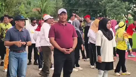 Kapolres Kepulauan Sula, AKBP Kodrat Muh Hartanto, S.I.K., turut serta dalam olahraga bersama Forkopimda sekaligus menghadiri pembukaan Kejuaraan Daerah. Kegiatan ini menjadi momentum mempererat sinergi antar unsur pimpinan daerah sekaligus mendukung pembinaan olahraga di Kepulauan Sula. #SinergiForkopimda #PolriPresisi #JagaSula #HumasPolresSula
