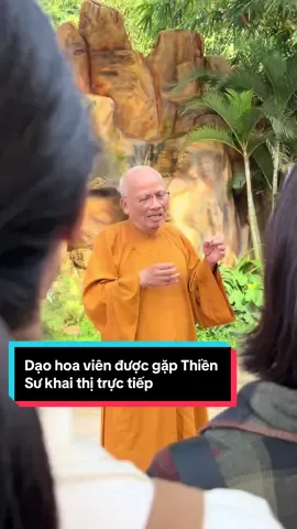 Hữu duyên được gặp Thiền Sư An Lạc Hành khi Ngài đi dạo hoa viên và giảng dạy trực tiếp cho phái đoàn trong kì Trai Tăng đầu tiên năm 2025. #thiensuanlachanh 