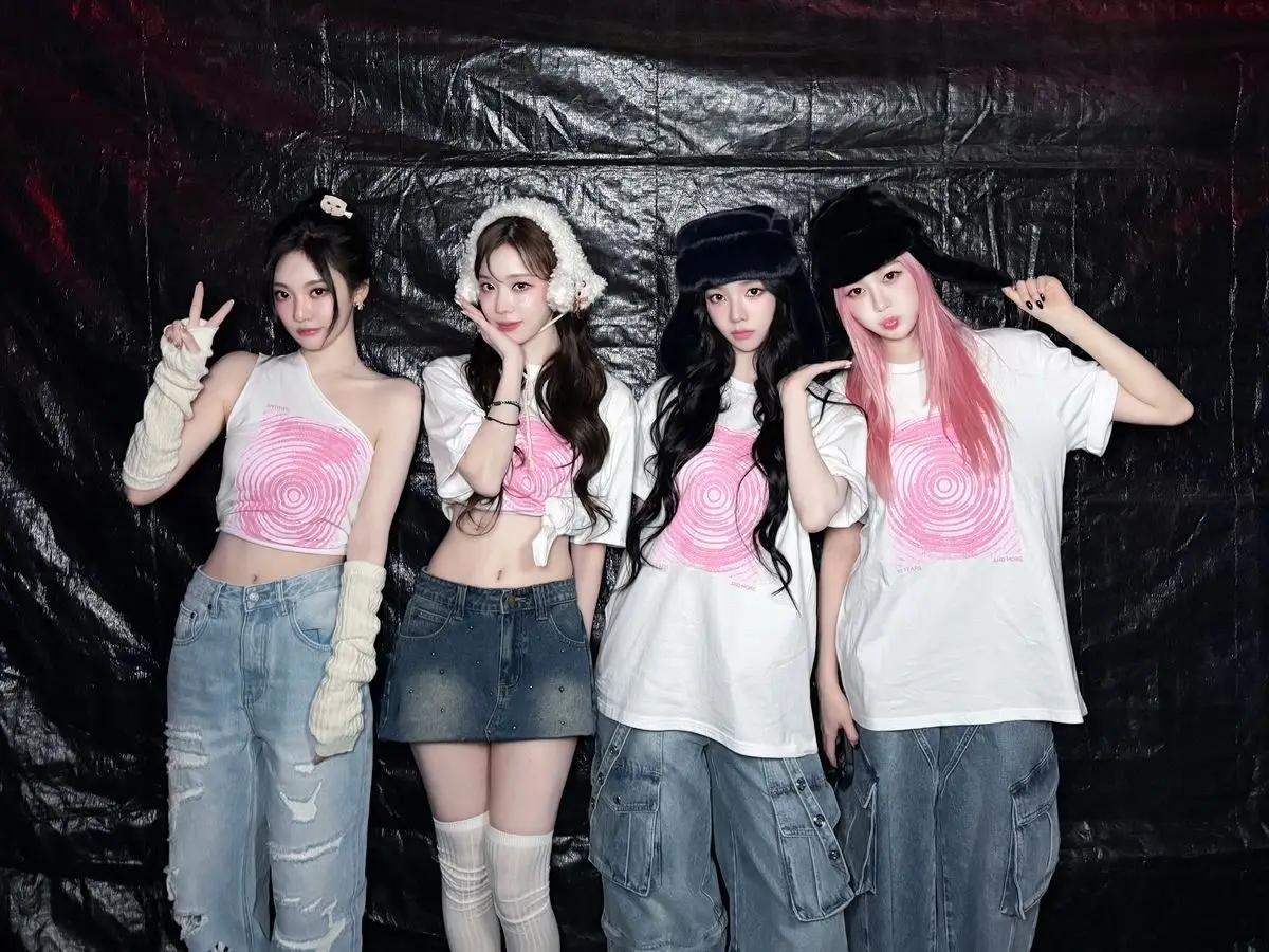 #AESPA group photo #aespa #karina #giselle #winter #ningning 💞💗 #aespakarina #aespagiselle #aespawinter #aespaningning @aespa official 
