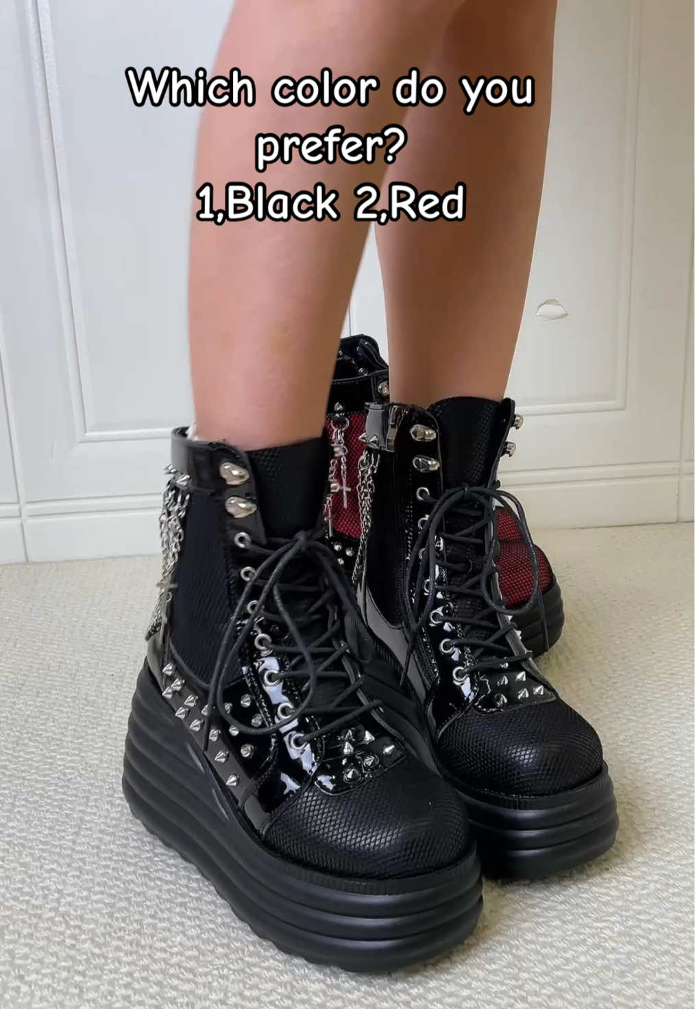 Gothic short boots for cool girls🫶🏻🖤#dealsforyoudays #gothgirl #blackboots #boots #y2k #gothic #cool #chainsaw 