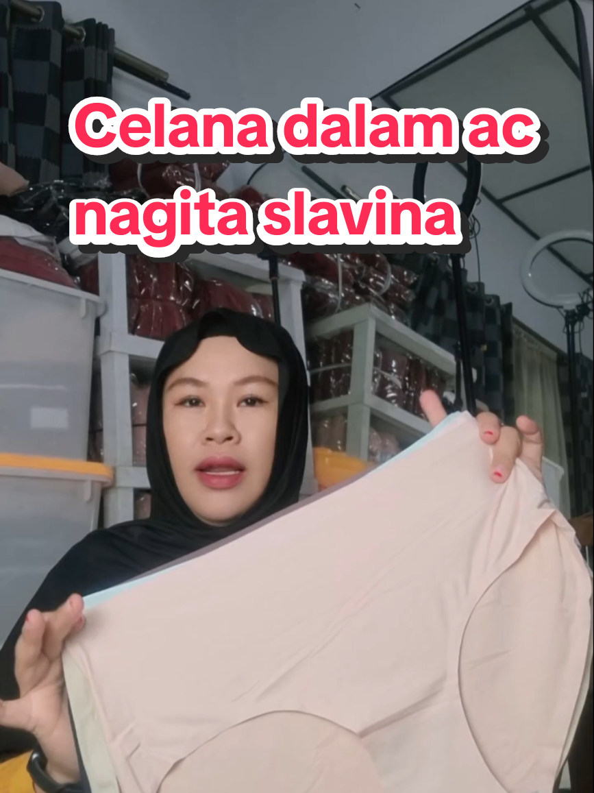 Cek size : M  = 45 - 55 kg L  = 55 - 65 kg XL = 65 - 75 kg XXL = 75 - 85 kg XXXL = 85 - 100 kg #celanadalamwanita  #cd #nagitaslavina  #youhave  #wanita 