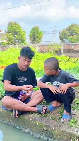 lagi nunggu lawan layangan