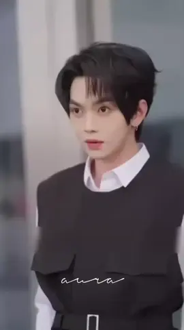 berondong satu ini,, pengen ku culik😭🥺🥺💃💃❤‍🔥💜💕 .  .  .  #yehaorankento #yehaoran #masukberanda #aktorchinatampan #pypシ 