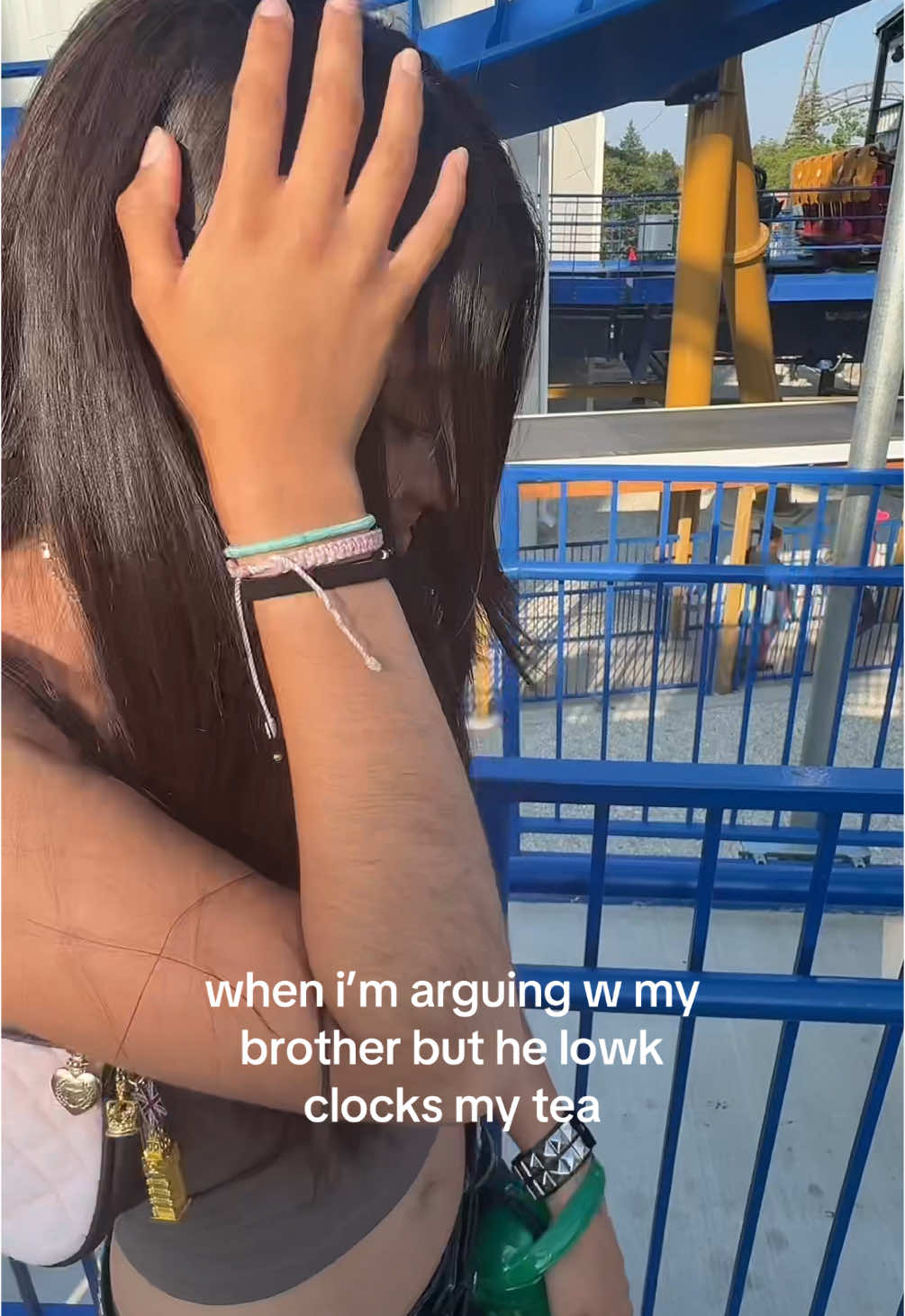 he throwing it back better than i can🫩 @Haru ♱ #fyp #emoboi ##Siblings#xyzbca #foryou #baddie #drip #relatable #viral #sixflags #funny #damagedhair 