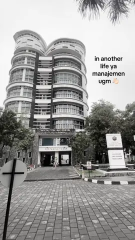 masi gamon hehe  #febugm #manajemen #ugm #fypシ 