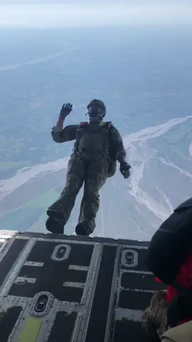TRUST FALL 👀🍃🏴‍☠️⚡️🤘🏽 #fyp #shorts #military #music #airforce #army #navy #marines #foryoupage #tiktok #tiktokviral #viral #trending #foryou 