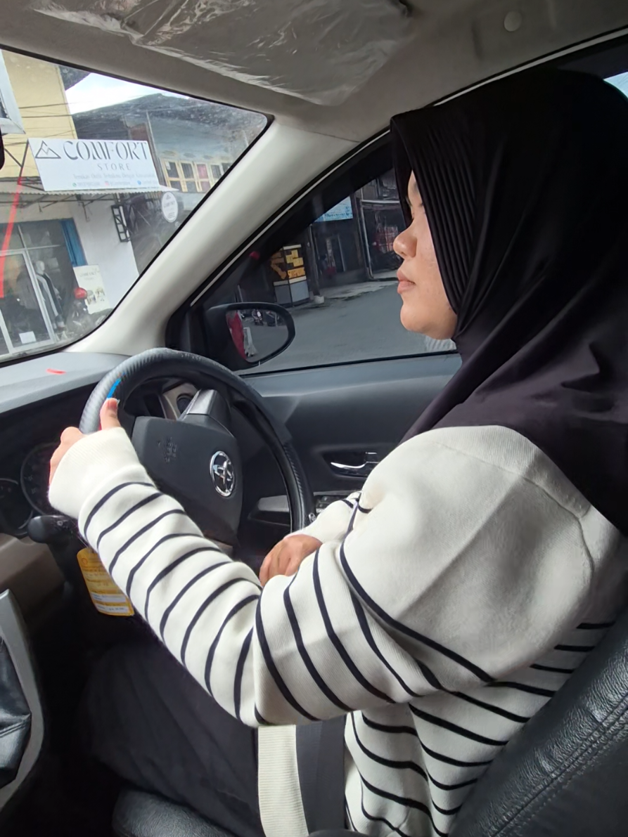 stop and go di tanjakan Simpang tiga #pagaralam #kursusmengemudimobil #kursusmengemudipagaralam 