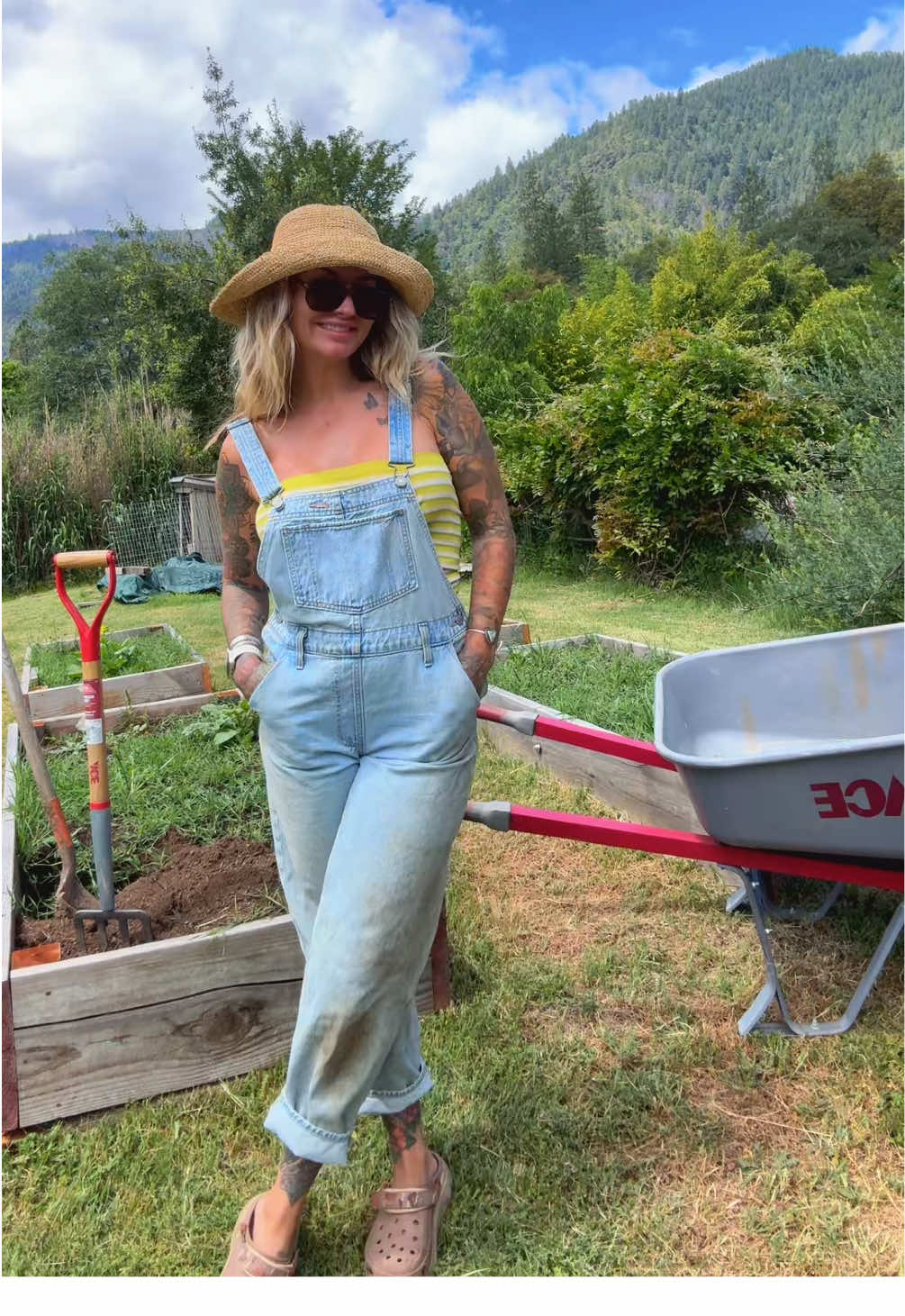 #OOTD with a view ✨ #dollyparton #fyp #foryoupage #tattoos #tattootiktok #summerstyle #summervibes #pnw 