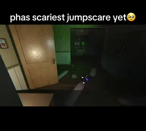 THIS WAS SO SCARY @Jis #phasmophobia #fyp #viral #phasmo #contentcreator #parati #twitch #friends #phasmaphobiagame #phasmaphobiaclips #phas #horror #foryou #foryoupage #clips #ghost #ghosthunting #fun #gamer 