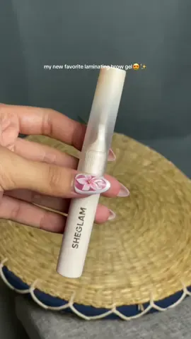 Must-try brow gel! Laminated brows in seconds 😍✨ #sheglam #browgel #laminatingbrowgel #sheglambrowgel #laminatingbrows #makeup #eyebrows #eyebrowsonfleek  #musttry 