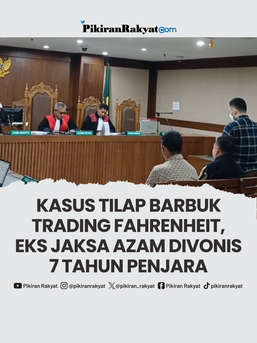 Majelis hakim Pengadilan Tindak Pidana Korupsi (Tipikor) pada Pengadilan Negeri (PN) Jakarta Pusat menjatuhkan vonis 7 tahun penjara terhadap mantan Jaksa Azam Akhmad Akhsya dalam kasus korupsi pengembalian barang bukti (barbuk) investasi bodong Robot Trading Fahrenheit. Azam juga dijatuhi denda Rp250 juta subsidair 3 bulan kurungan. Vonis ini lebih berat dari tuntutan Jaksa Penuntut Umum (JPU) yang meminta agar Azam dihukum 4 tahun bui. “Menyatakan Terdakwa Azam Akhmad Akhsya terbukti secara sah dan menyakinkan bersalah melakukan tindak pidana korupsi sebagaimana diatur dan diancam pidana dalam Pasal 12 huruf e UU Tipikor sebagaimana dalam dakwaan kesatu,” ucap Ketua Majelis Hakim Sunoto, Selasa, 8 Juli 2025.  “Menjatuhkan pidana kepada Terdakwa  dengan pidana penjara selama 7 tahun. Menjatuhkan pidana kepada Terdakwa sebesar Rp 250 juta dengan ketentuan apabila denda tidak dibayar diganti dengan pidana kurungan selama 3 bulan,” ujarnya melanjutkan. Ada dua terdakwa lainnya yang juga dijatuhi vonis dalam perkara yang sama yaitu advokat Oktavianus Setiawan dan advokat Bonifasius Gunung. Masing-masing terdakwa divonis 4 tahun 6 bulan dan 4 tahun penjara serta denda Rp250 juta subsidair 3 bulan kurungan. Asep Bidin Rosidi/PRMN #tipikor #news #PNJakpus #RobotTrading