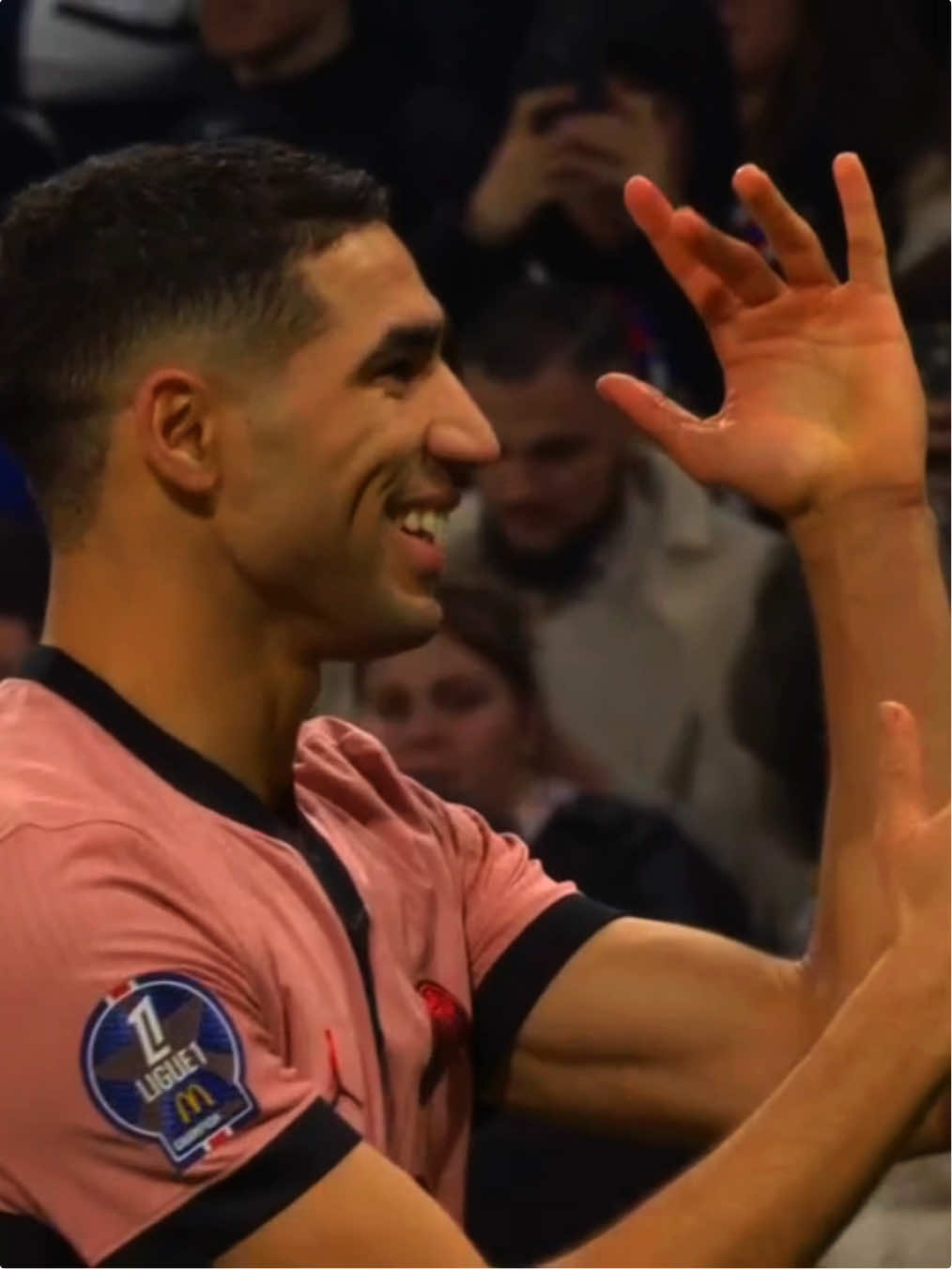 The one and only Achraf Hakimi 🇲🇦 #sportstiktok #psg #paris #Hakimi #footballedit #footballtiktok #football #interactive @Achraf Hakimi  Inspiration by @zilomadethat 
