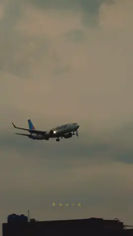 flyDUBAI landing at LHE AIRPORT  #a320 #boeing777 #5avix #aviation #emirates #airport #aeroplane #foryou 