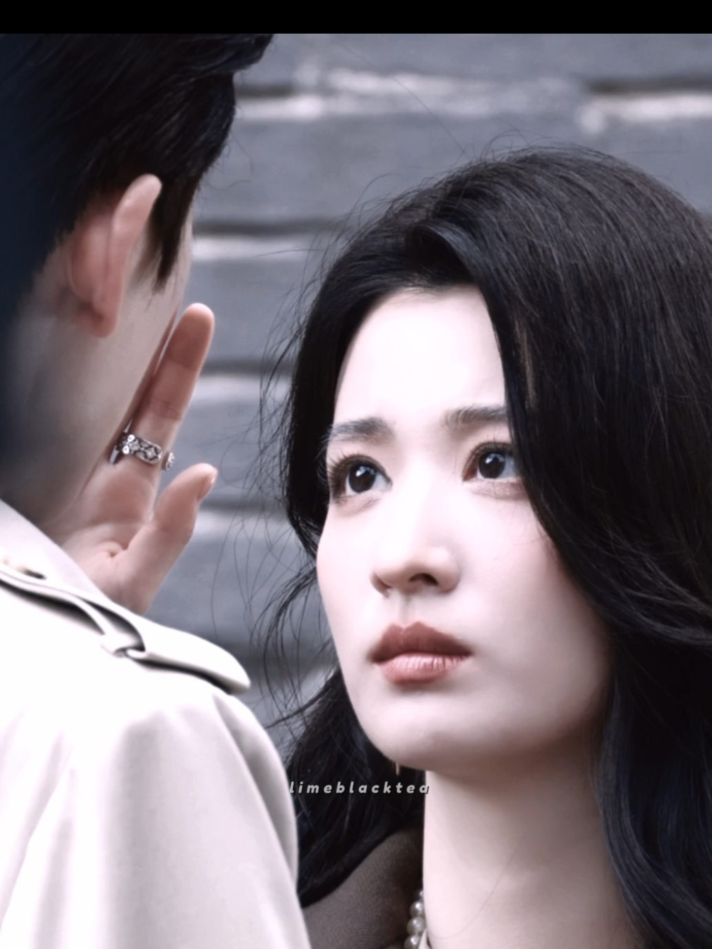 ini scene pegang muka dan rapihin kerah baju dari segala sisi, khusus buat anak anaknya daddy qingyi dan mommy susu 👪 #overdo #wangchuran #rensusu #zhanglinghe #foryou #fyp 