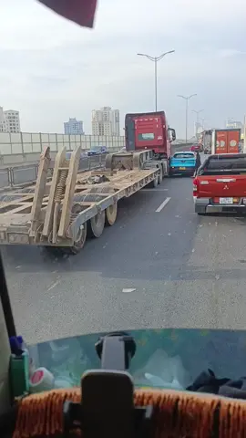 đầu trên đã tai nạn rồi đầu dưới 2 bác lại làm thế này thì....