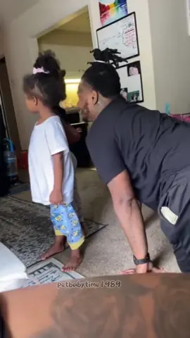 Scare your toddler 😂🤣#foryou #funnyvideos #funnymoments #toddlerlife #babiesoftiktok #toddlersoftiktok 