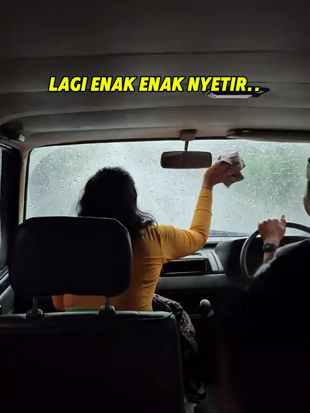 siapa disini yang mobilnya kalo ujan masih suka di lap kaya gini #fyppppppppppppppppppppppp #trending #afiliate #foryou #fyp #viral #bersih