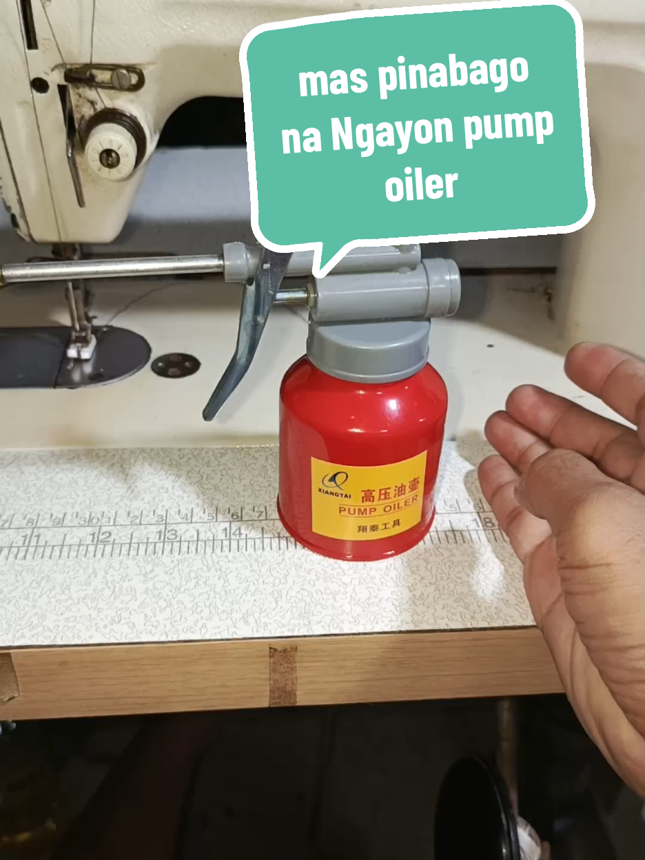 mas mapapabilis at mas malalagyan natin Ng maayos yun mga hirap lagyan Ng langis sa tulong Ng pump oiler na ito . #pumpoilgraese #pumpoil #oilspray #tiktokfinds #affordable #fyp 