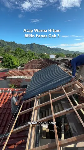 Kali ini aku coba sesuatu yang beda lagi pakai atap warna hitam ✨ Tapi setelah terpasang langsung ngasih kesan bold, tapi tetap nyatu sama vibe rumahku yang mediteranian.