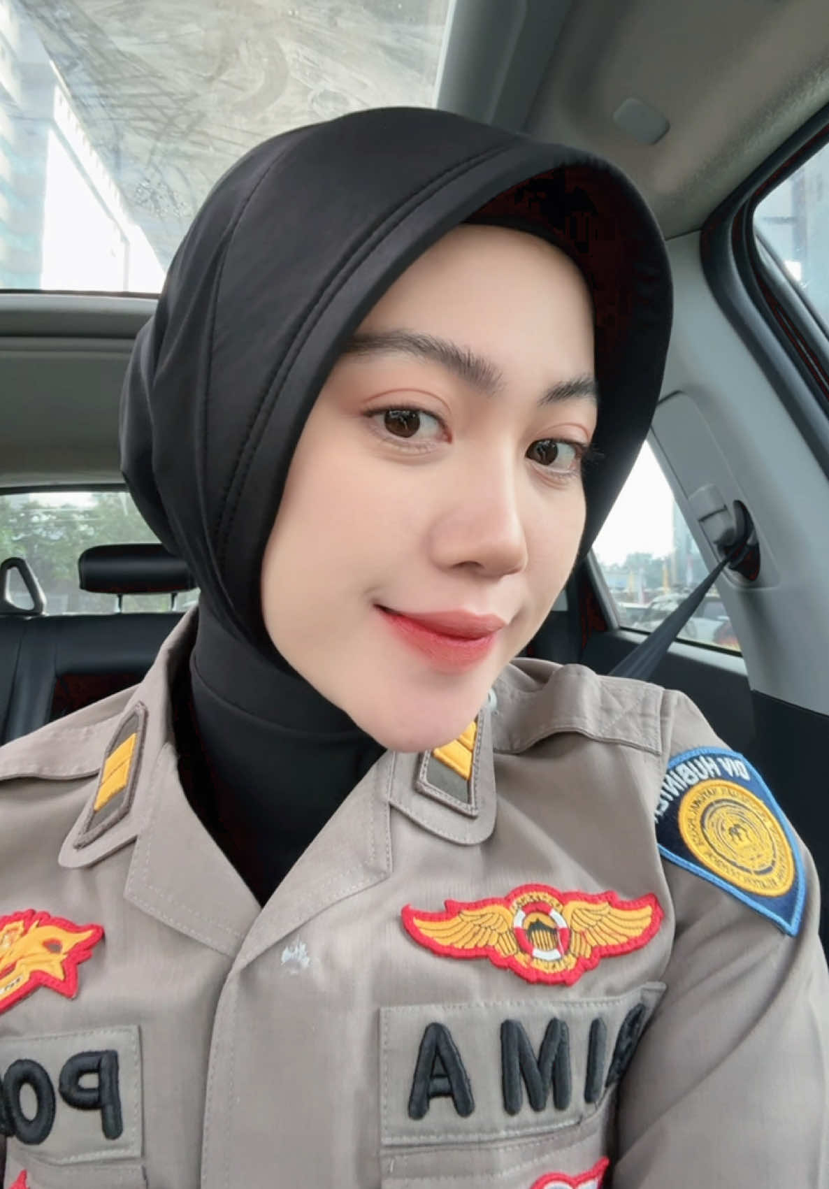 Maafin atap mobil nya kotor bgt:) #allahummabarik #masyaallahtabarakkallah #polwan #polisi #akpol #taruni #polwanindonesia 
