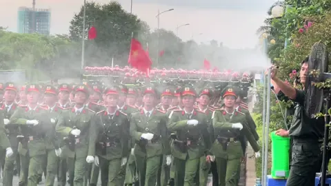 Quạt phun sương đến từ vị trí của các đ/c Quân y, Quản lý, Phục vụ thao trường giúp làm dịu đi nắng nóng những ngày hè thao trường A80 ĐHQG. @Tiến Đông @thehuy2725 #A80 #dieubinhA80 #duyetbinh #quockhanh #2thang9 #congan #K02 #viral #trending #thinhhanh 