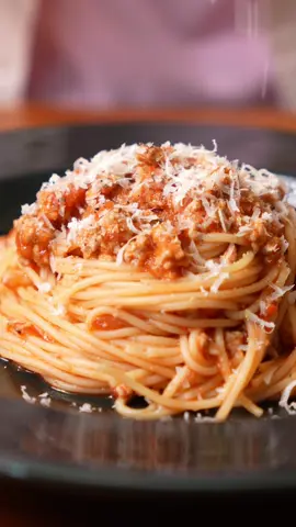 Mỳ ý bò bằm. 15 phút. Nhưng lần đầu thì 45 phút 🍝 #ancungtiktok #LearnOnTikTok 
