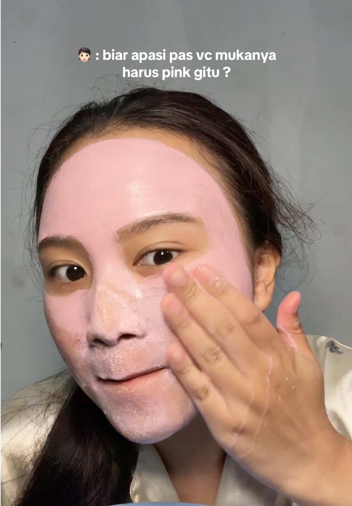 selama kkn selalu pake claystick ini biar kulit muka ku tetep cerahh 🥰 #pinkclaystick #claystickviral 