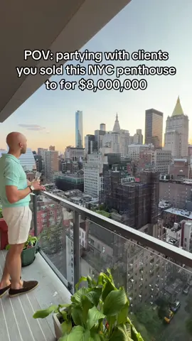 Life here is amazing! 🥂 #nyc #ny #manhattan #realtor #real 