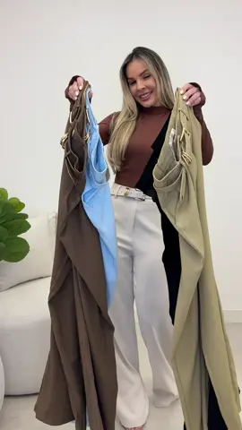Calça alfaiataria ação não há o cinto !! Peças disponíveis em nosso site e lojas físicas 