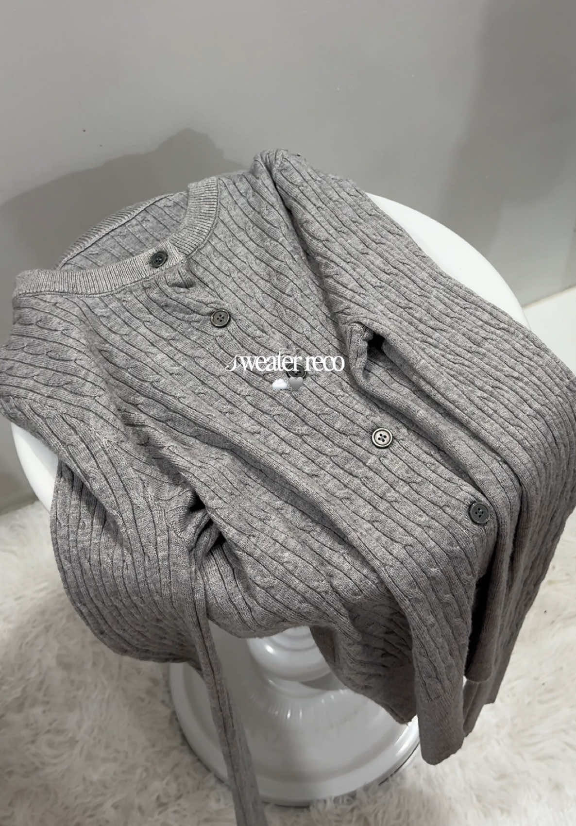 sweater weather? 🌬️🌧️ #cardigan #sweateroversize #sweater