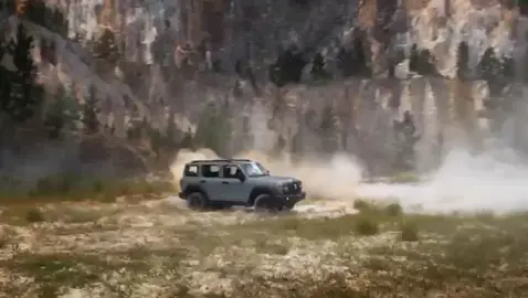 🚙💥 Aventura sem limites com o Tank 300 💥🚙 Chegou o SUV que redefine o que é liberdade sobre quatro rodas. O GWM Tank 300  combina design robusto, tecnologia de ponta e uma performance off-road impressionante. ⠀ 🔸 Motor turbo potente com tração 4x4 🔸 Suspensão elevada e para-choques off-road 🔸 Interior sofisticado com acabamento premium 🔸 Assistentes inteligentes de condução e segurança ⠀ É força bruta com inteligência embarcada. É estilo com propósito. É para quem não quer só dirigir — quer dominar o caminho. 🛣️🔥 ⠀ 🚧 Pronto para encarar qualquer terreno? O Tank 300@GWM Brasil está te esperando. ⠀ 📍 Visite nossa loja ou entre em contato e agende seu test drive. ⠀ #Tank300HighForty #GWM #SUVOffRoad #PotênciaInteligente #AventuraSobreRodas #GWMBrasil
