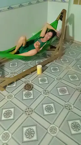 mấy bạn ơi mẹ mình bỏ nhà theo gái rồi kìa 