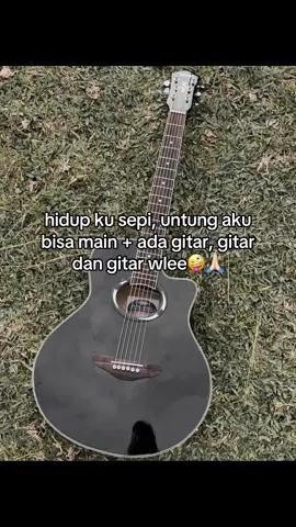 cung yang bisa main gitar di jamin ga kesepian pastii🤪🎸  #gitarcover #foryou #fyp #fypage #fyppp #fyppp #fypdong #gitar #gitarakustik #gitarpemula #songs #guitarcover #guitarstrings #viral #viraltiktok #tutorialpemula #tutoriallagu #tutorials #sempurna #jambipride #jambi #jambitiktok #jambiviral #jambi #bisagitardalam10hari #maingitar #gitaris #gitarisindonesia #gitariscantik #gitaristiktok 