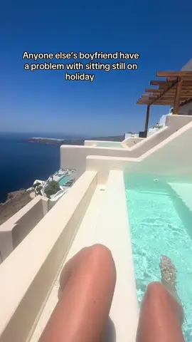 “Just popping to the shops” #santorini #greektiktok #greece #boyfriend #fyp #holiday 