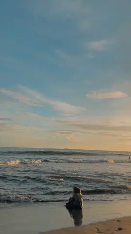 🥹🫂 #beach #onbendedknee 