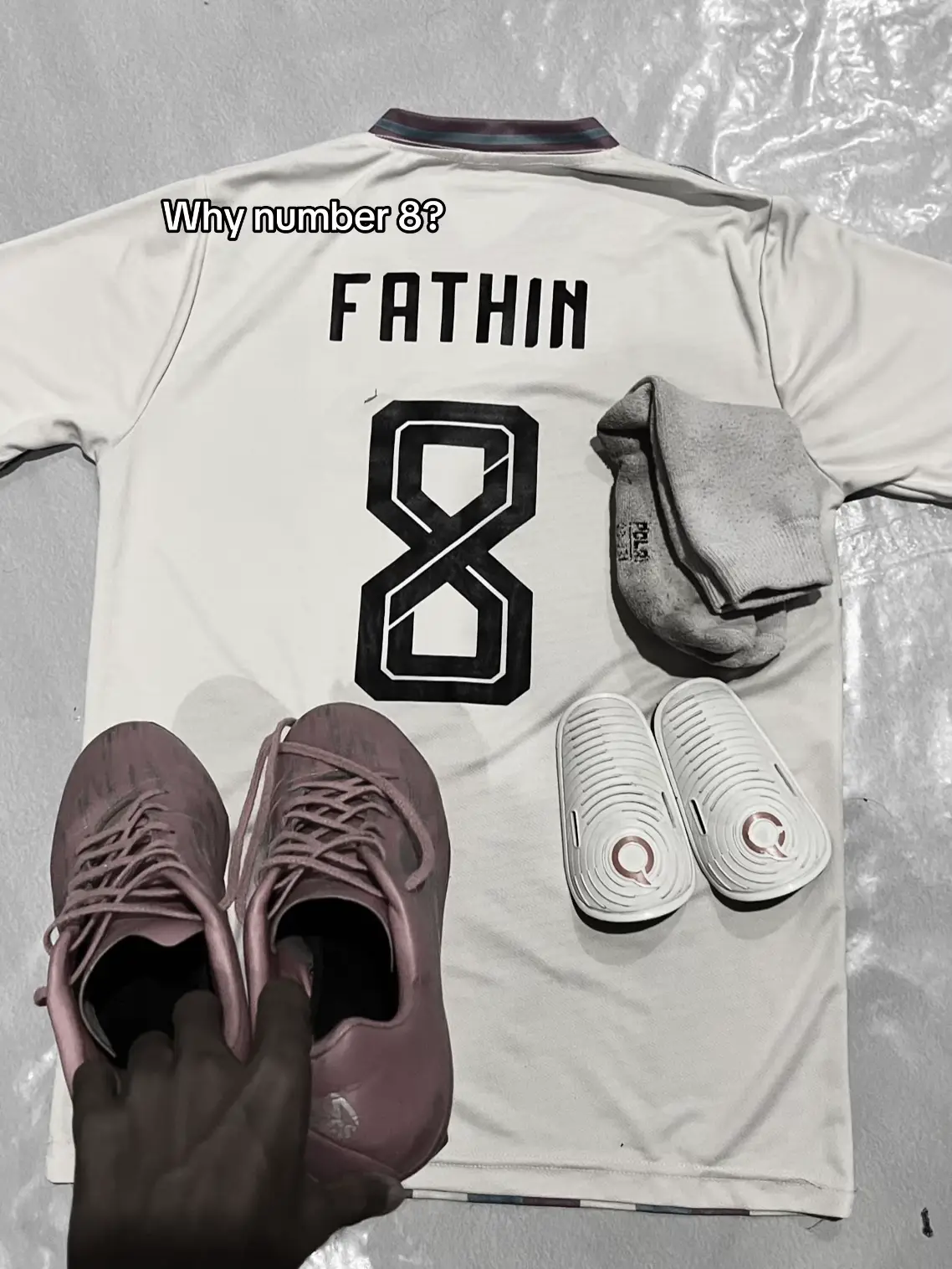 Why number 8. #sepakbola #fyp #fotball #8 #fouryoupage #trend #xyzbca #creatorsearchinsights 