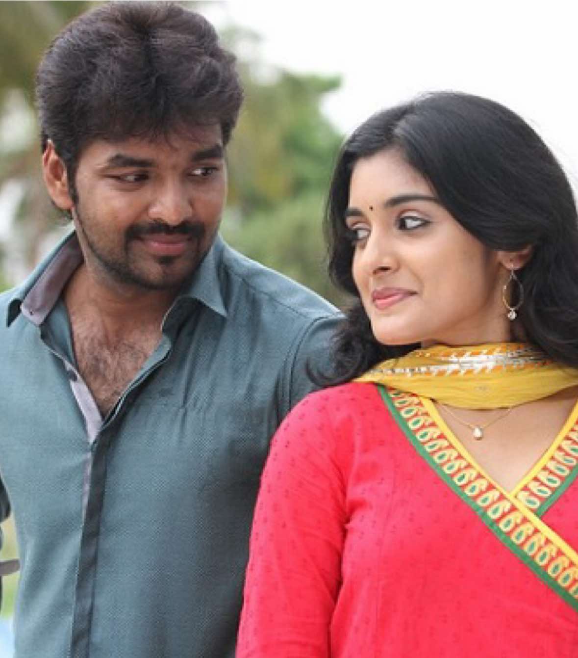 Kaathirunthai anbe enthan Kadhal Neethane ❤️ #tamilsongs #melody #vithuu_18 #Love #echobyvithu #kaathirunthaianbe 