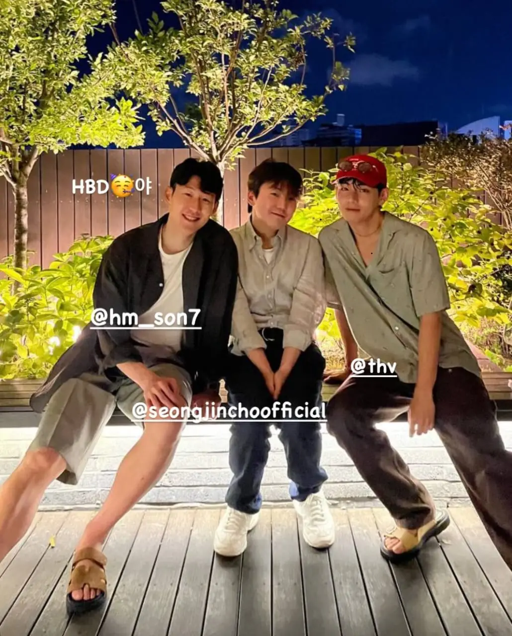 TAEHYUNG BERSAMA PEMAIN SEPAKBOLA PROFESIONAL SON HEUNG MIN & PIANIS SEONG JIN  𝘌𝘯𝘨𝘭𝘪𝘴𝘩 𝘵𝘳𝘢𝘯𝘴 TAEHYUNG WITH PROFESSIONAL FOOTBALL SON HEUNG MIN & PIANIST SEONG JIN ©BTS (방탄소년단) #Bangtan Sonyeondan #Bayon The Scane #ARMY~ _ᝰ๋▸𝑇𝑈𝑅𝑁 𝑂𝑁 𝑂𝑈𝑅 𝑁𝑂𝑇𝐼𝐹𝐼𝐶𝐴𝑇𝐼𝑂𝑁_