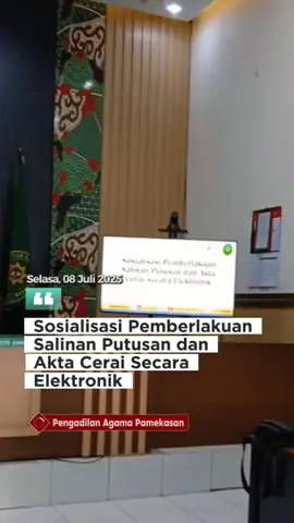 Sosialisasi Pemberlakuan Salinan Putusan Elektronik dan Akta Cerai Elektronik Selasa, 08 Juli 2025 Pengadilan Agama Pamekasan melaksanakan kegiatan sosialisasi pemberlakuan Salinan Putusan Elektronik dan Akta Cerai Elektronik. Kegiatan ini dihadiri oleh para advokat yang beracara di Pengadilan Agama Pamekasan serta seluruh aparatur PA Pamekasan. Sosialisasi ini bertujuan untuk memberikan pemahaman yang komprehensif kepada para pengguna layanan peradilan terkait sistem baru dalam penyampaian produk pengadilan yang kini dilakukan secara elektronik. Dengan adanya transformasi digital ini, diharapkan proses pelayanan menjadi lebih cepat, efisien, dan akuntabel. Salam ISTIKOMAH (Inspiratif, Inovatif, Kompak, Amanah, Humanis) #mahkamahagung  #badanperadilanagama  #ptasurabaya  #PengadilanAgamaPamekasan  #PAPamekasan  #pamekasanhebat 