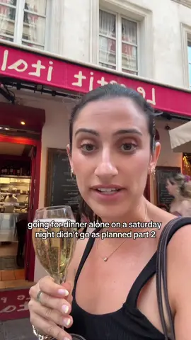 many lessons were learned tonight🙏🏻 silver lining of things going wrong when travelling solo #solotravel #solodining #paris #RestaurantReview #singlegirlproblems 
