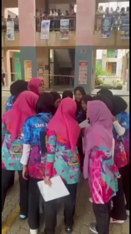 *KEJOHANAN BOLA JARING MSS DAERAH KUNAK 2025 TAHNIAH SMK MADAI! Kejayaan ini adalah hasil daripada usaha gigih, disiplin tinggi, semangat berpasukan yang utuh dan kesungguhan anda semua di sepanjang latihan dan perlawanan. Anda telah mengharumkan nama sekolah dan membuktikan bahawa kerja keras pasti membuahkan hasil. Kami, warga sekolah amat berbangga dengan pencapaian cemerlang ini. Semoga kejayaan ini menjadi pembakar semangat untuk terus melakar lebih banyak kejayaan di peringkat yang lebih tinggi. Teruskan berjuang dan menjulang nama sekolah! Tahniah, wirawati bola jaring kami! *KEPUTUSAN KEJOHANAN BOLA JARING TAHUN 2025* *BAWAH 15 TAHUN* JOHAN: SMK MADAI A NAIB JOHAN: SMK MADAI B KETIGA: SMK KUNAK JAYA KEEMPAT : SMK KUNAK  *BAWAH 18 TAHUN* JOHAN: SMK MADAI  NAIB JOHAN: SMK KUNAK JAYA KETIGA: SMK KUNAK 1.BEST SHOOTER U18:  NURSHAHEEN BATRISYAH JUMARDI (SKOR 19) (GS SMK MADAI) 2.BEST DEFENDER U18: NUR QURRATU AINI IBRAHIM (GD SMK MADAI) 3.BEST PLAYER:  NUR QURRATU AINI IBRAHIM (GD SMK MADAI) 1.BEST SHOOTER U15:  ARLYIN BINTI ABDULLAH (SKOR 37) (GA SMK MADAI) 2.BEST DEFENDER U15:  NUR ALYA INSYIRA BINTI MUHD IKHWAN (GD SMK MADAI) 3.BEST PLAYER:  SYAMIMIE ALISHA BINTI AMRAM (C SMK MADAI) Untuk makluman, 17org pelajar SMK Madai terpilih utk mewakili daerah Kunak ke peringkat Negeri bertempat di Papar pada ogos nanti Terima Kasih kepada semua pentadbir, guru kelab bola jaring, urusetia dan semua warga SMK Madai atas sokongan padu yang diberikan. BSC 😍🏀  #darkhorses #smkmadai #fyp #netball #bolajaring #mssd #xybca #kunak #sports 