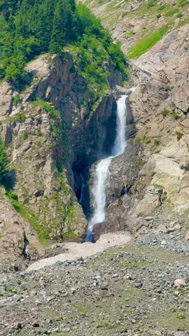 Waterfall Kalam Valley 🦋🌾🌷💫🌴#swatvalleykpk #kalamvallypakistan #kalamvalley #mahudandlake #aqeelkhanqaldara #swatvalley #aqeelkhanqaldara 