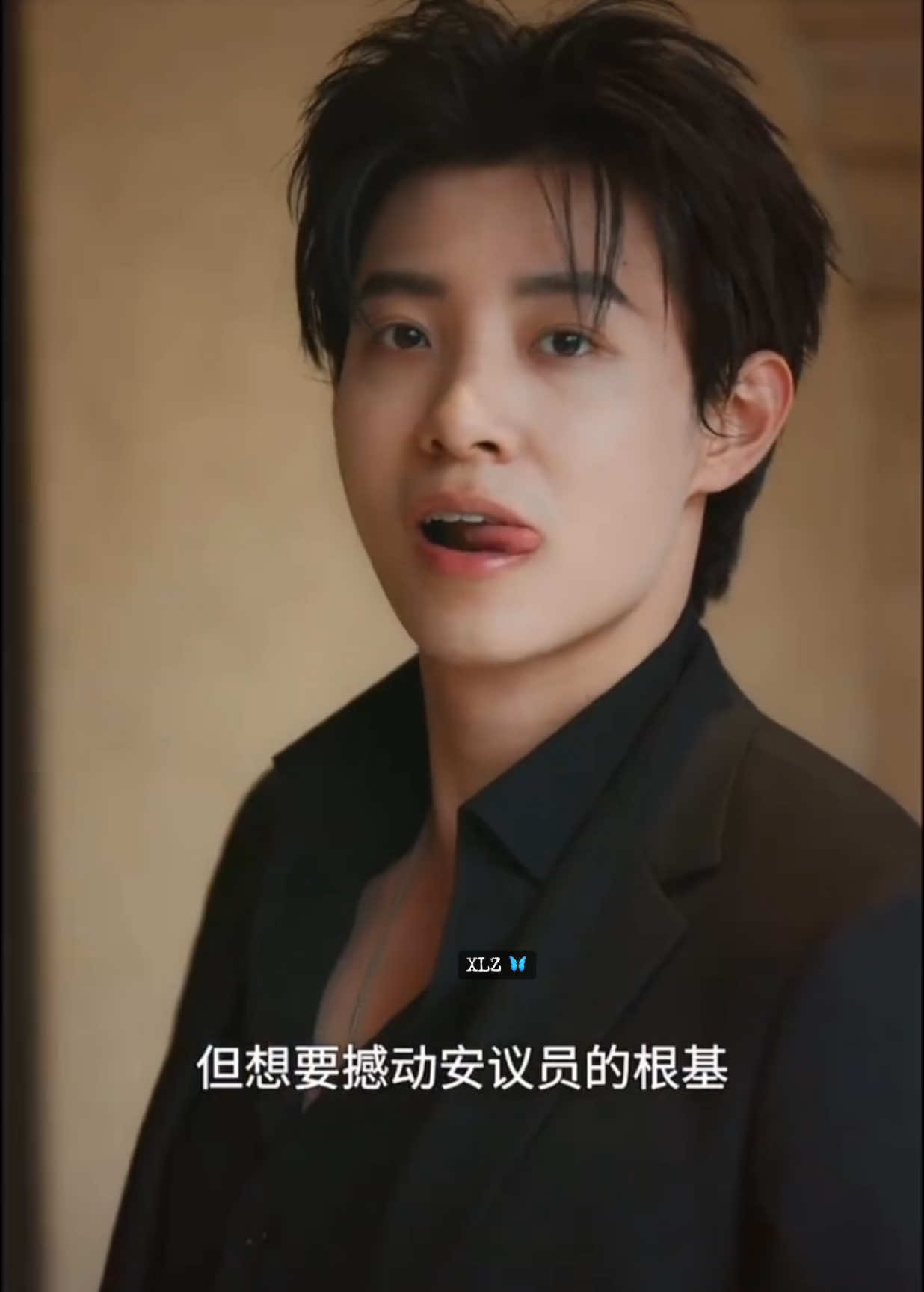 Bisa bisanya dia ngecengin kembarannya 😂😂🤭🤭 #maxiaoyu  #maxiaoyu马小宇 #chineseactor #iqiyi #shortdrama 