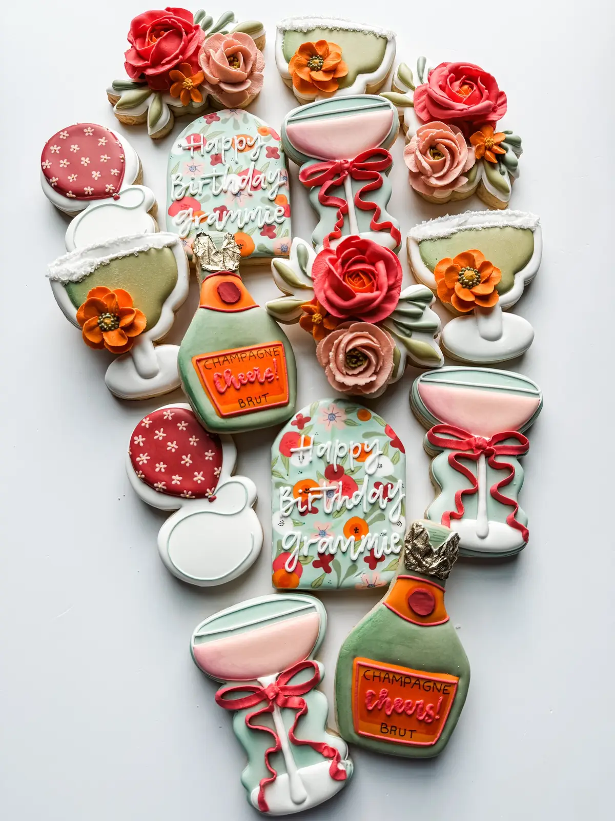 #cookier #cookiesoftiktok #colorful #edibleart #royalicing #cookietok #birthday #bright #fyp #artist #cookies 