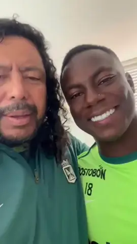 🗣️ Mensaje de José René Higuita al cumpleañero Marino Hinestroza. #AtleticoNacional #LigaBetPlay #VamosNacional #FPC #DaleVerde 