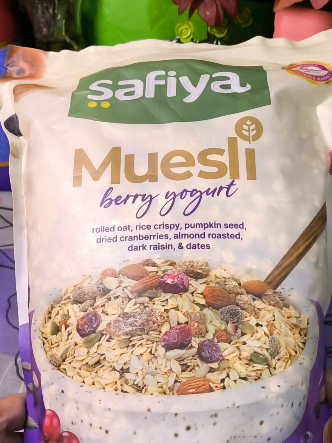 Muesli Berry Yogurt Safiya Sarapan Sehat Cemilan Sehat Sereal Oatmeal.  #muesli #mueslisafiya #muesliberryogurt #sarapansehat #cemilansehat #alkahfistr #dhndryda 