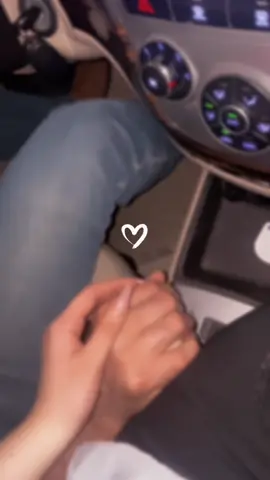 صعب تلكين بهالحياة شخص يحبج  من كل كلبه وبنيه صادقه مثل ابوج🥺🩶