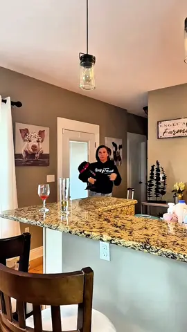 Lipstick prank on my girlfriend 😱🤣 #scared #scarecam #scareprank #scare #foryou #funny #funnyprank #funnytiktok #viraltiktok #viral #fpy #fpyシ #haha #couple 