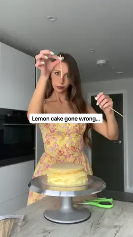 Just when I thought I was getting good at this whole cake decorating thing… I make this hahaha Please tell me your baking fails so I know I’m not alone lol #bloopers #cakedecorating #lemoncake #bakingfail 
